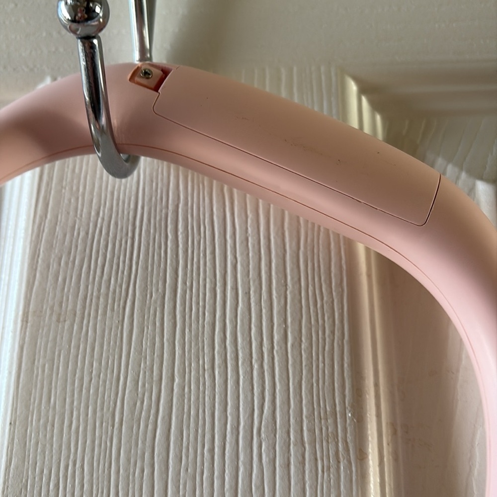 Portable Pink Neck Fan - Picture 4 of 5